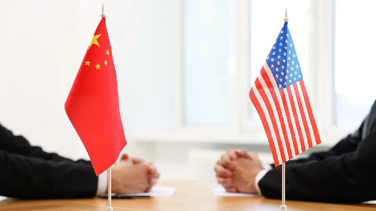 China Balas Trump, Naikkan Tarif 34% Untuk Barang dari AS