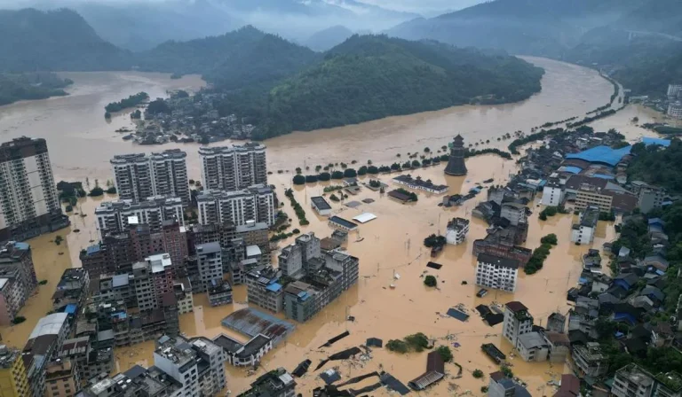 Malapetaka Hantam China, 80.000 Orang Dievakuasi dan 6 Lainnya Tewas!