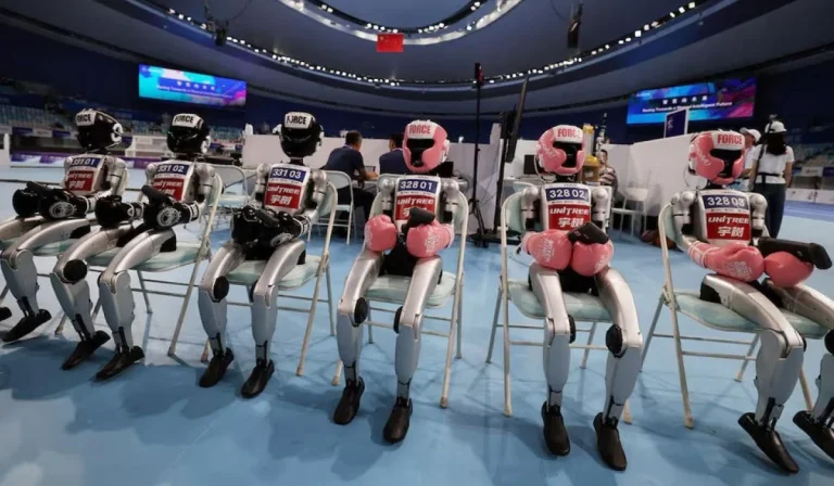 China Selenggarakan Pesta Olahraga Robot Humanoid yang Berskala Dunia