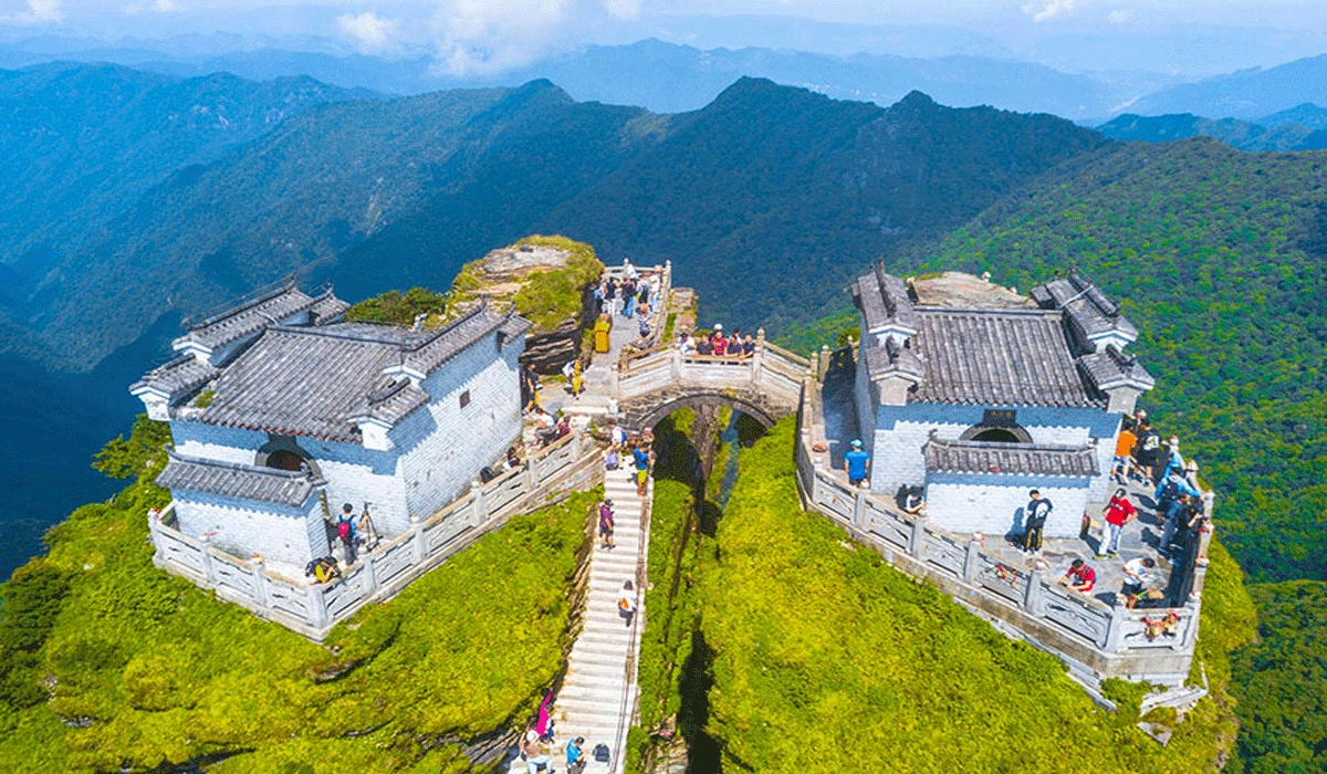 Kuil Fanjingshan, Keajaiban Arsitektur Dan Spiritualitas Di Puncak Gunung Tertinggi Wuling