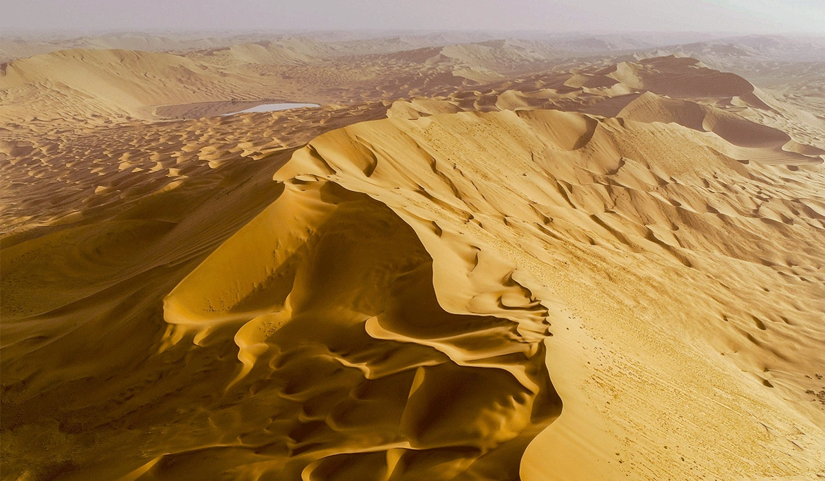 Badain-Jaran-Desert,-Gurun-Spektakuler-yang-Wajib-Dikunjungi