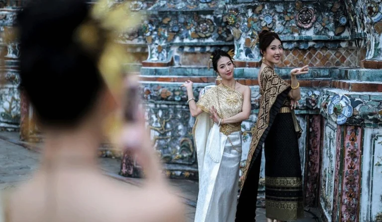China Tegas Ingatkan Warganya Hindari Tur Murah di Thailand