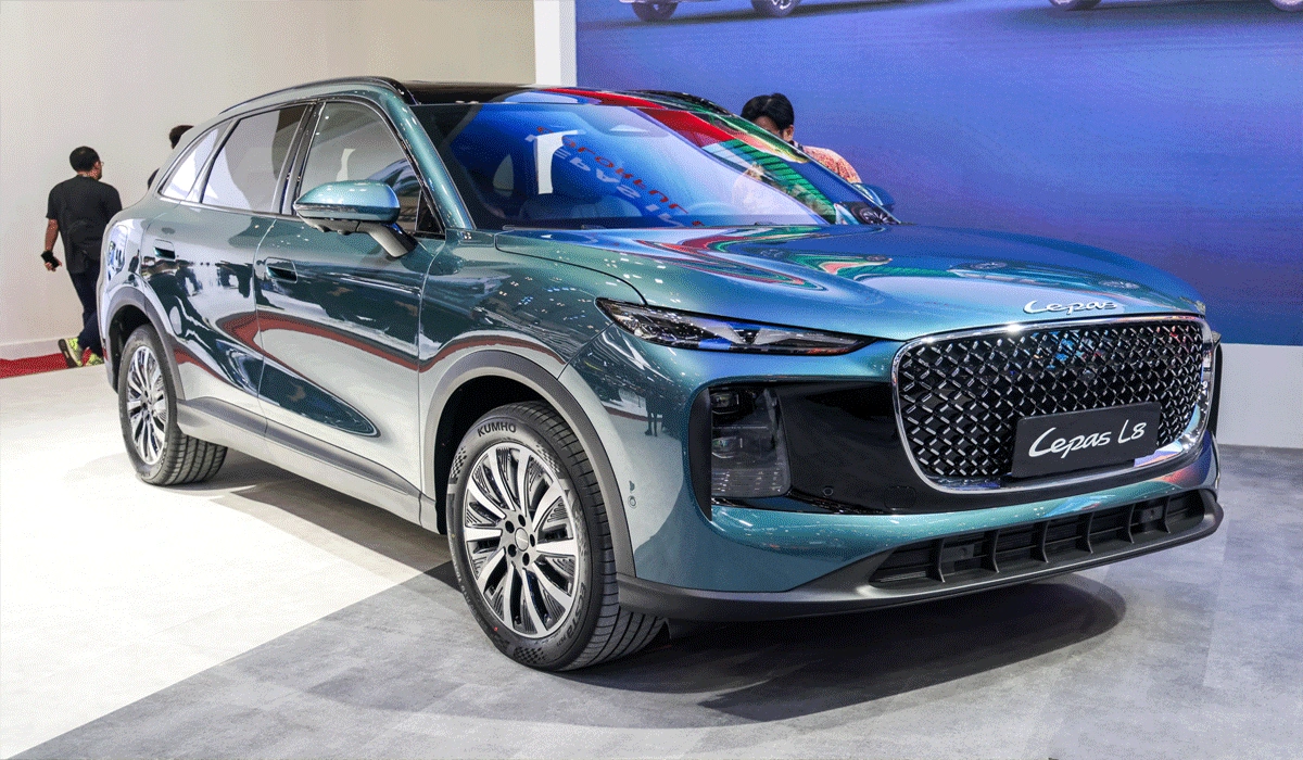 Keunggulan Teknologi di SUV L8