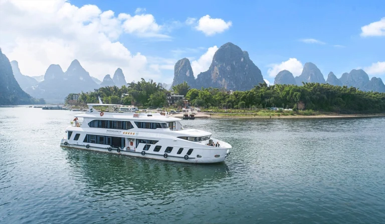 Li River Cruise, Menyusuri Keindahan Alam China yang Menakjubkan