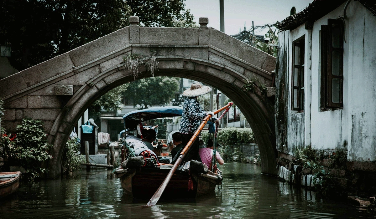 Pengalaman-Perahu-Gondola-yang-Menenangkan
