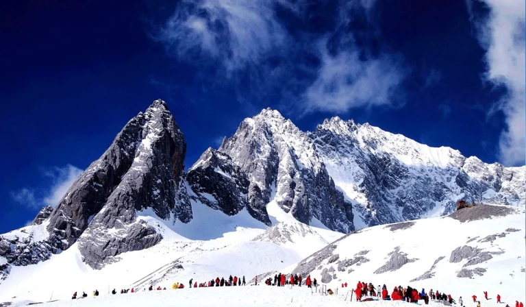 Pesona Gunung Salju Jade Dragon, Keindahan Alam yang Menakjubkan