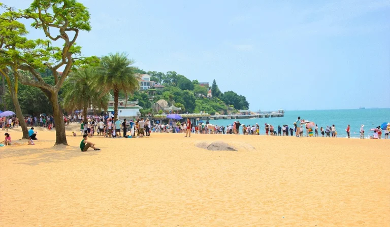 Gulangyu Beach: Surga Pantai Eksotis Di Pulau Gulangyu, China