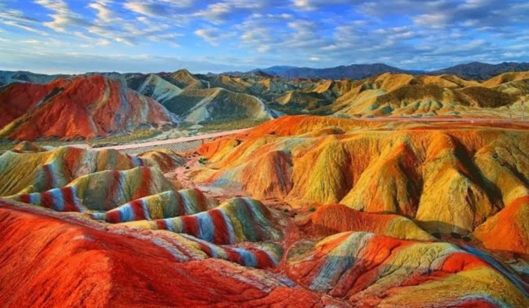 Gunung Pelangi China: Keajaiban Alam Yang Memikat Dunia