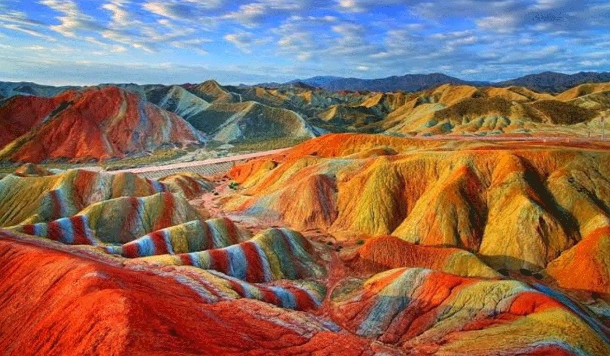 Gunung Pelangi China: Keajaiban Alam Yang Memikat Dunia