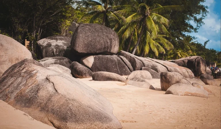 Pantai Tianya Haijiao: Keindahan Abadi Di Ujung Selatan China