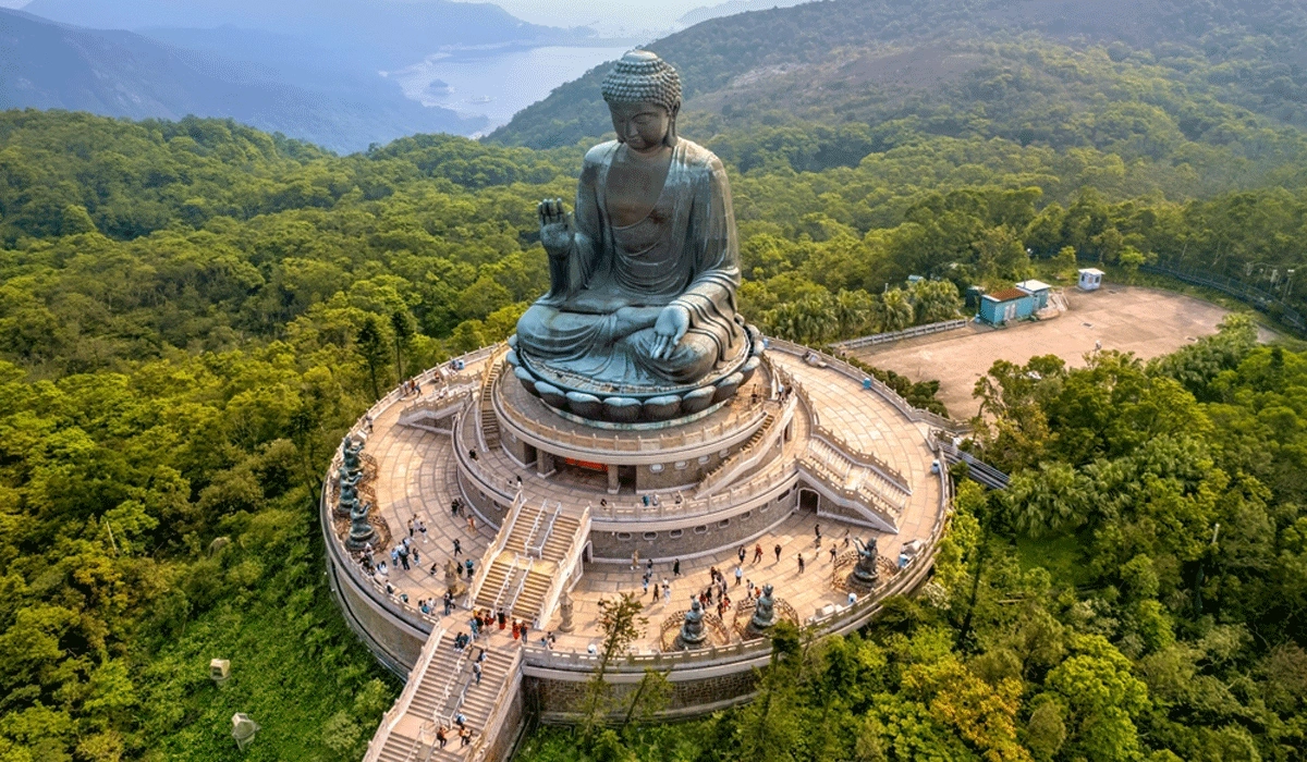 Jelajahi-Tian-Tan-Buddha,-Patung-Raksasa-yang-Memikat-Hati-Wisatawan