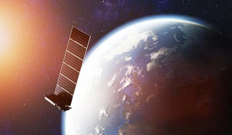 China Bangun Pabrik Satelit Super, Siap Saingi Starlink Elon Musk