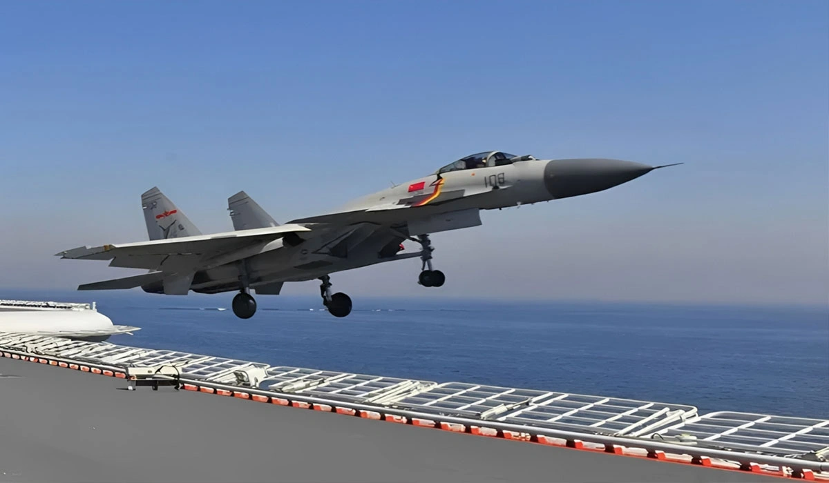 Radar Jet Tempur J-15 China Kunci F-15 Jepang di Atas Pasifik
